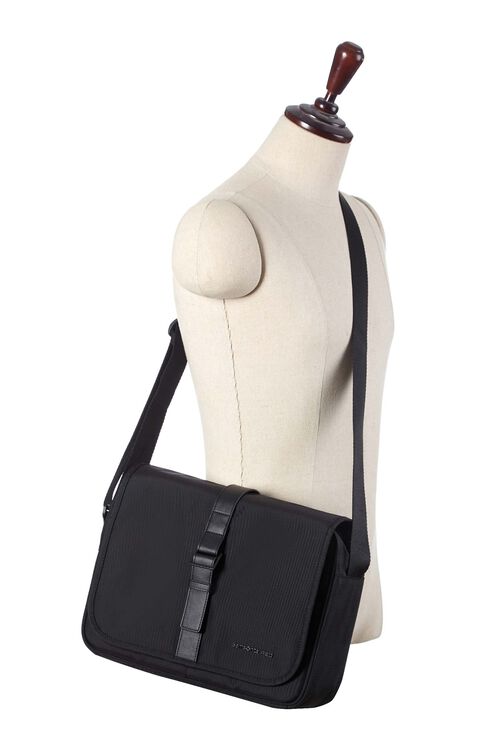 CRAGGAN MESSENGER BAG