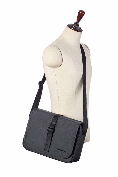 CRAGGAN MESSENGER BAG