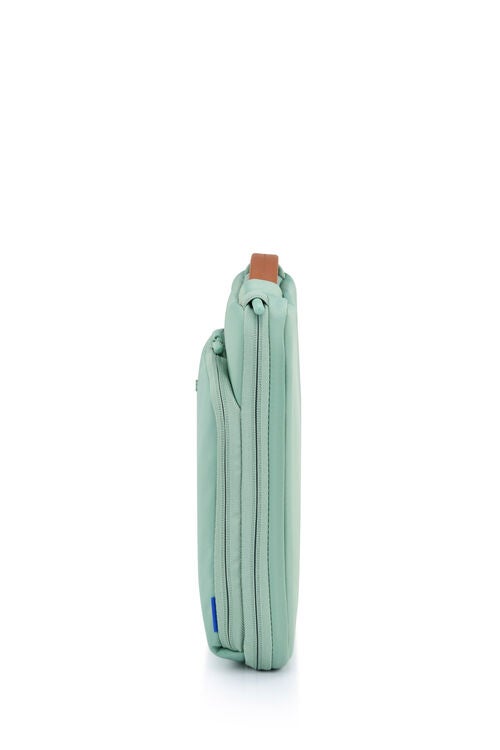 TRAVEL ESS. TECH LAPTOP SLEEVEHANDLE 14"