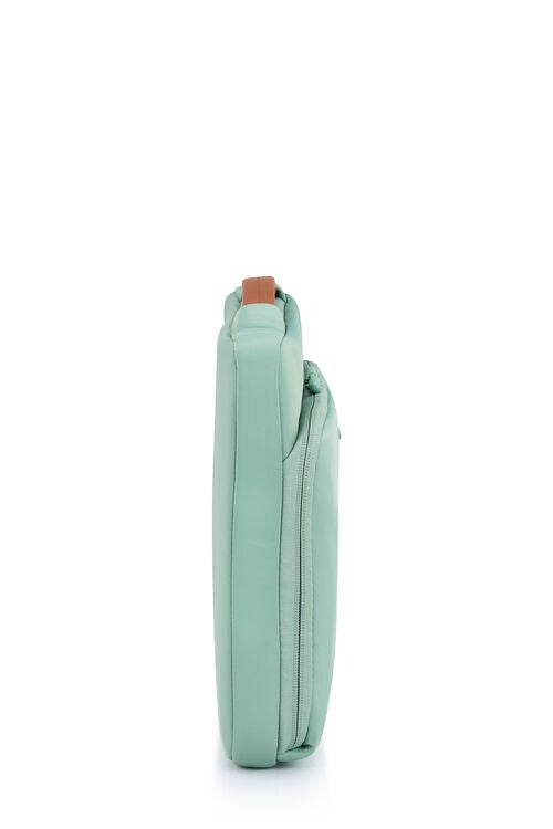 TRAVEL ESS. TECH LAPTOP SLEEVEHANDLE 14"