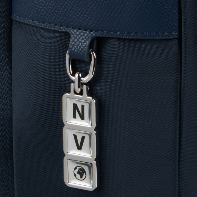 KARISSA EVO BAILHANDLE 15.6" 2 COMP