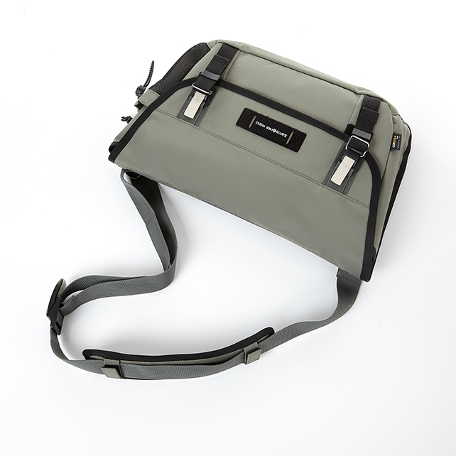 VICKSON MESSENGER BAG