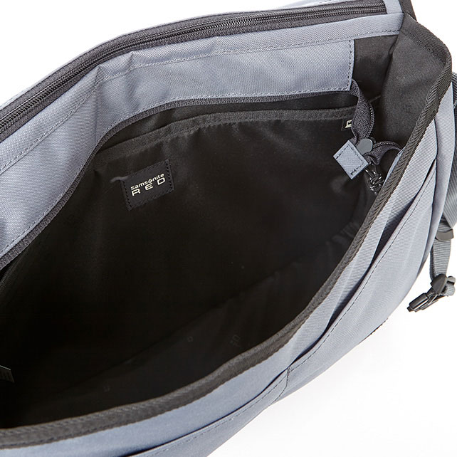 CLYNEE MESSENGER BAG