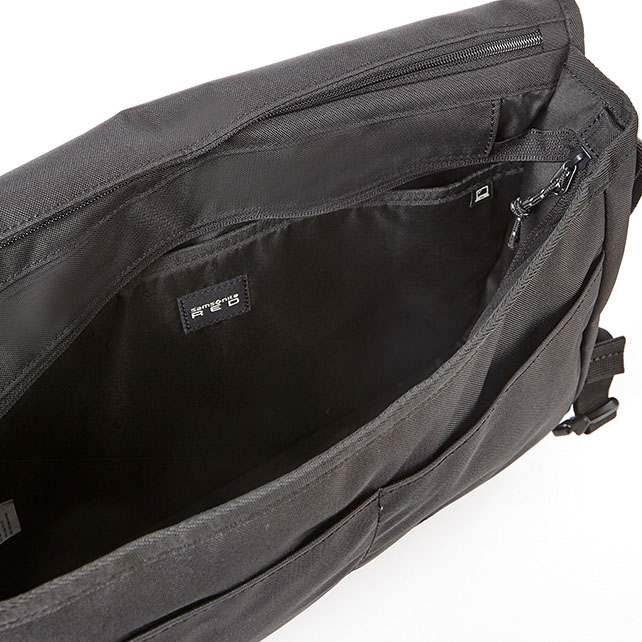 CLYNEE MESSENGER BAG