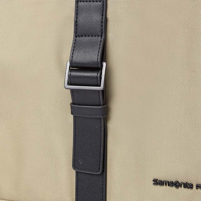 CRAGGAN MESSENGER BAG