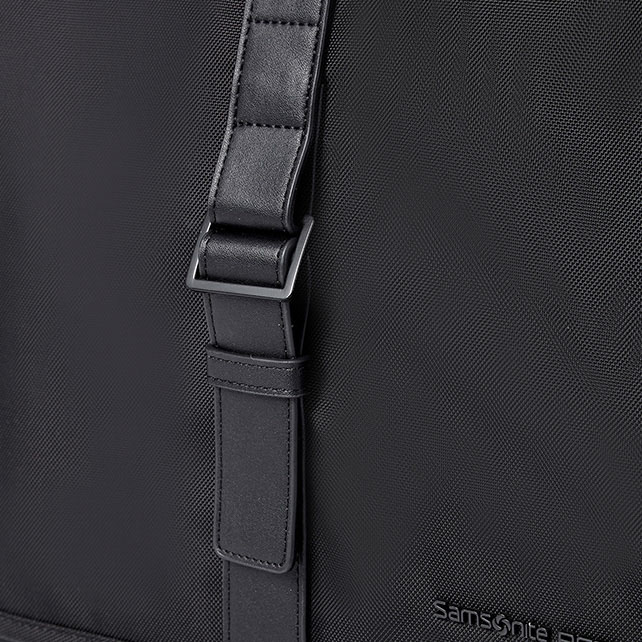 CRAGGAN MESSENGER BAG