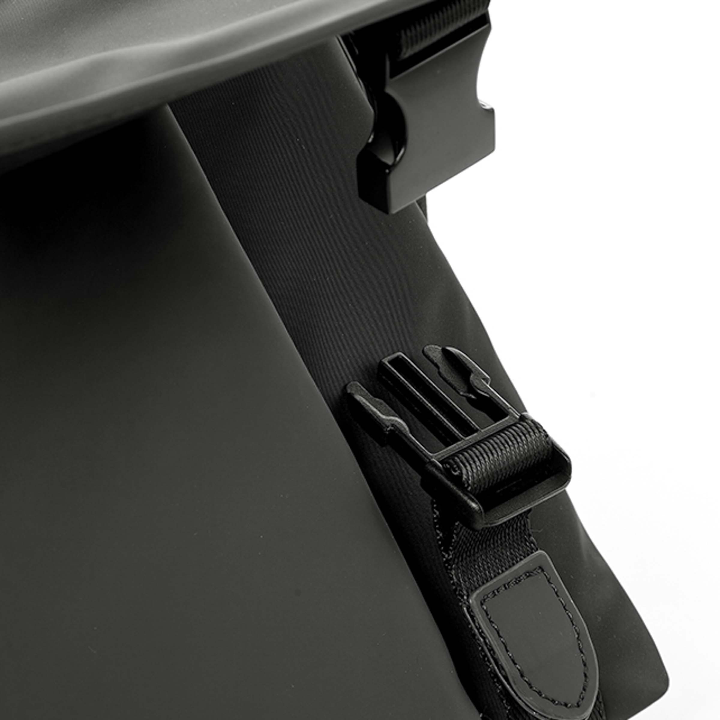 NOBERT MESSENGER BAG